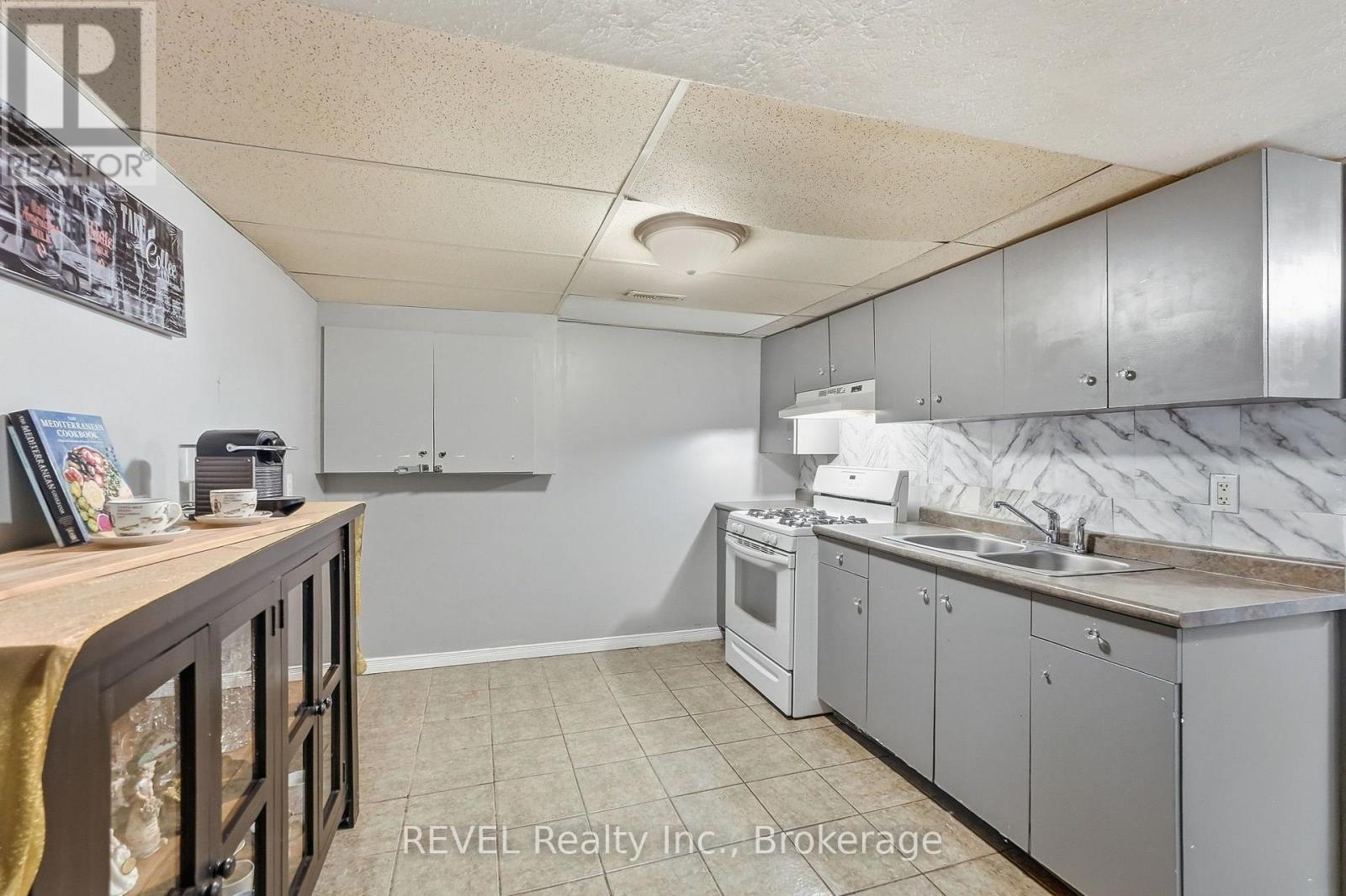 3 Ormond Street N Property Photo 31