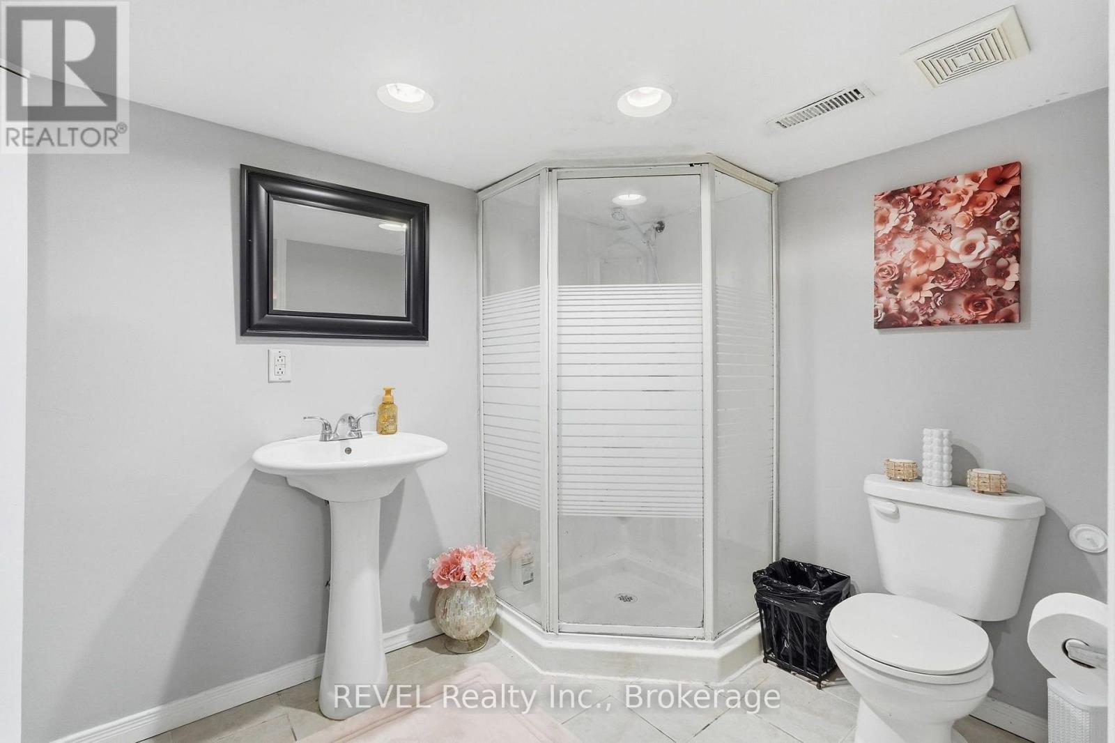 3 Ormond Street N Property Photo 40