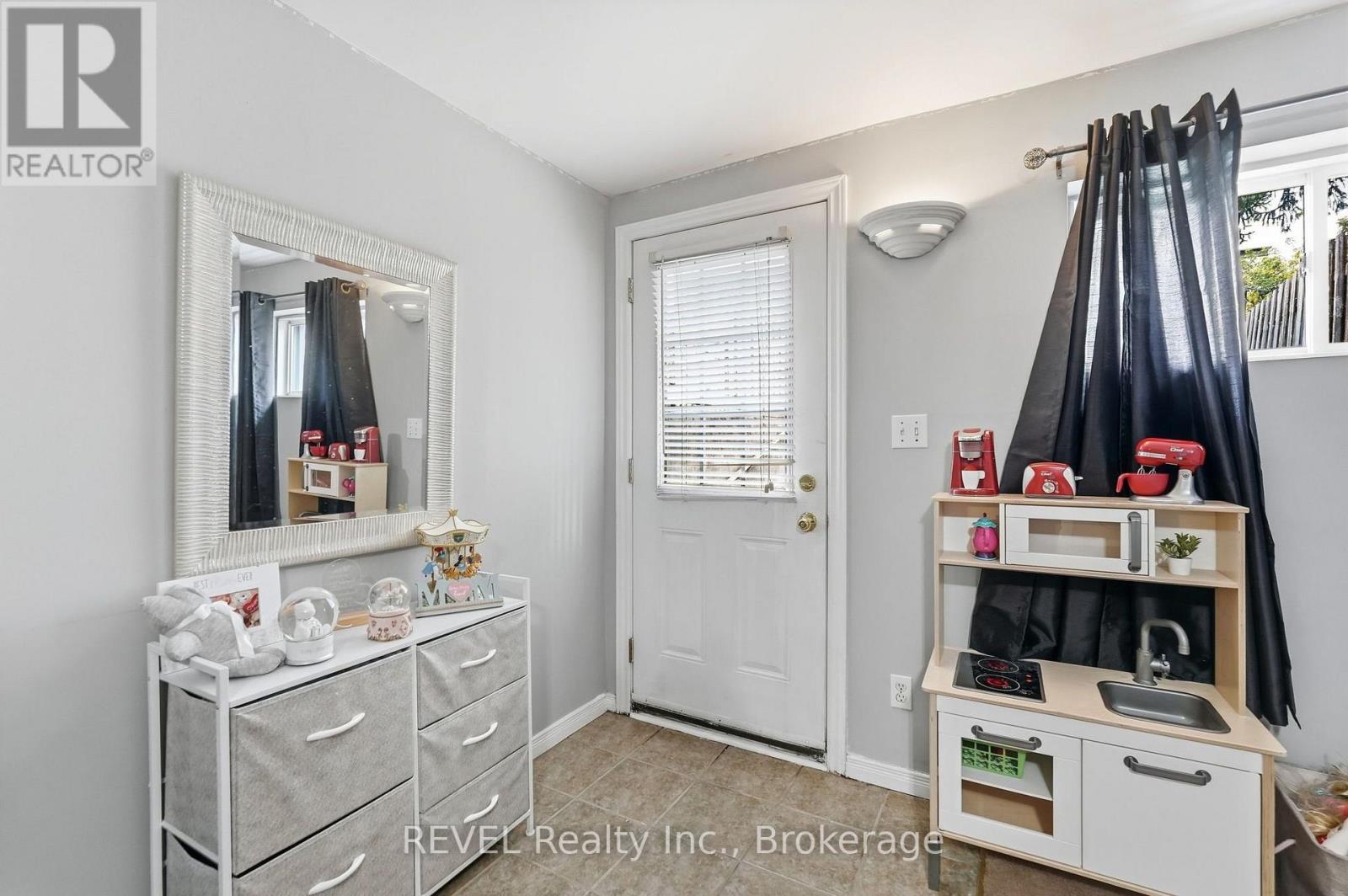 3 Ormond Street N Property Photo 42