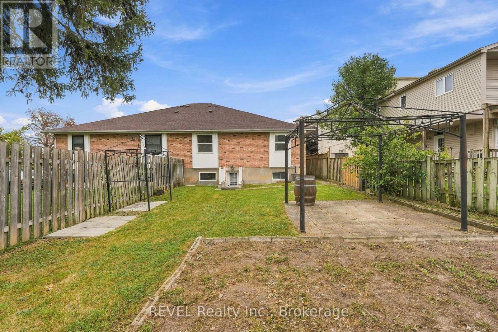 3 Ormond Street N Property Photo 44