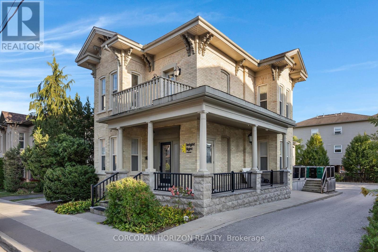 33 Young Street Property Photo 1