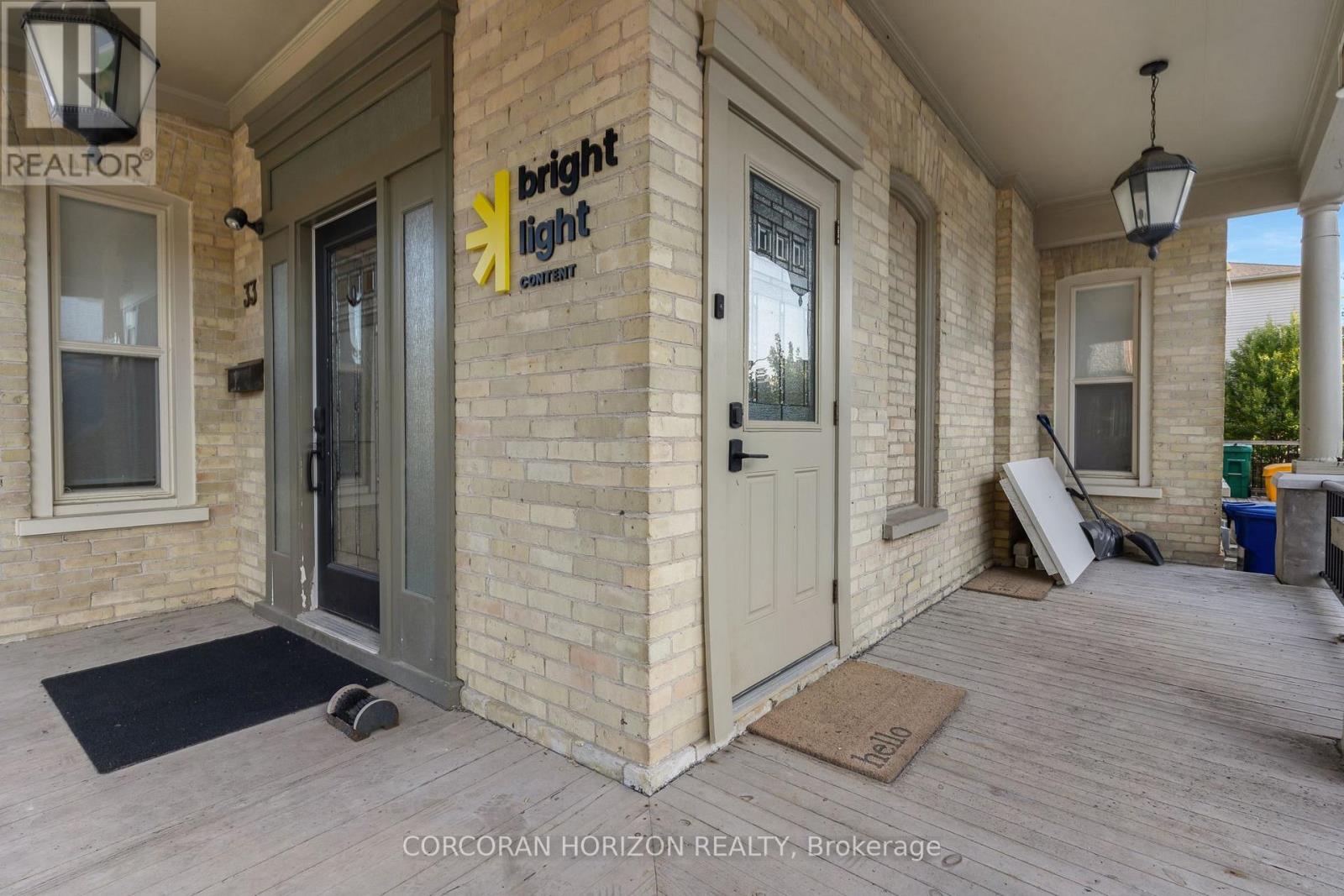 33 Young Street Property Photo 3