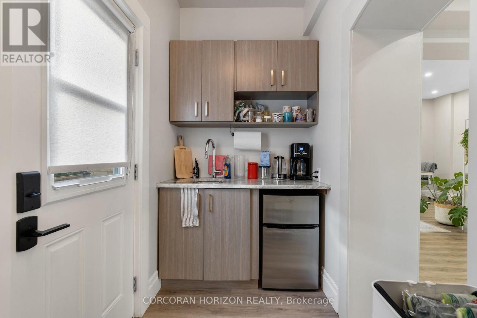 33 Young Street Property Photo 17
