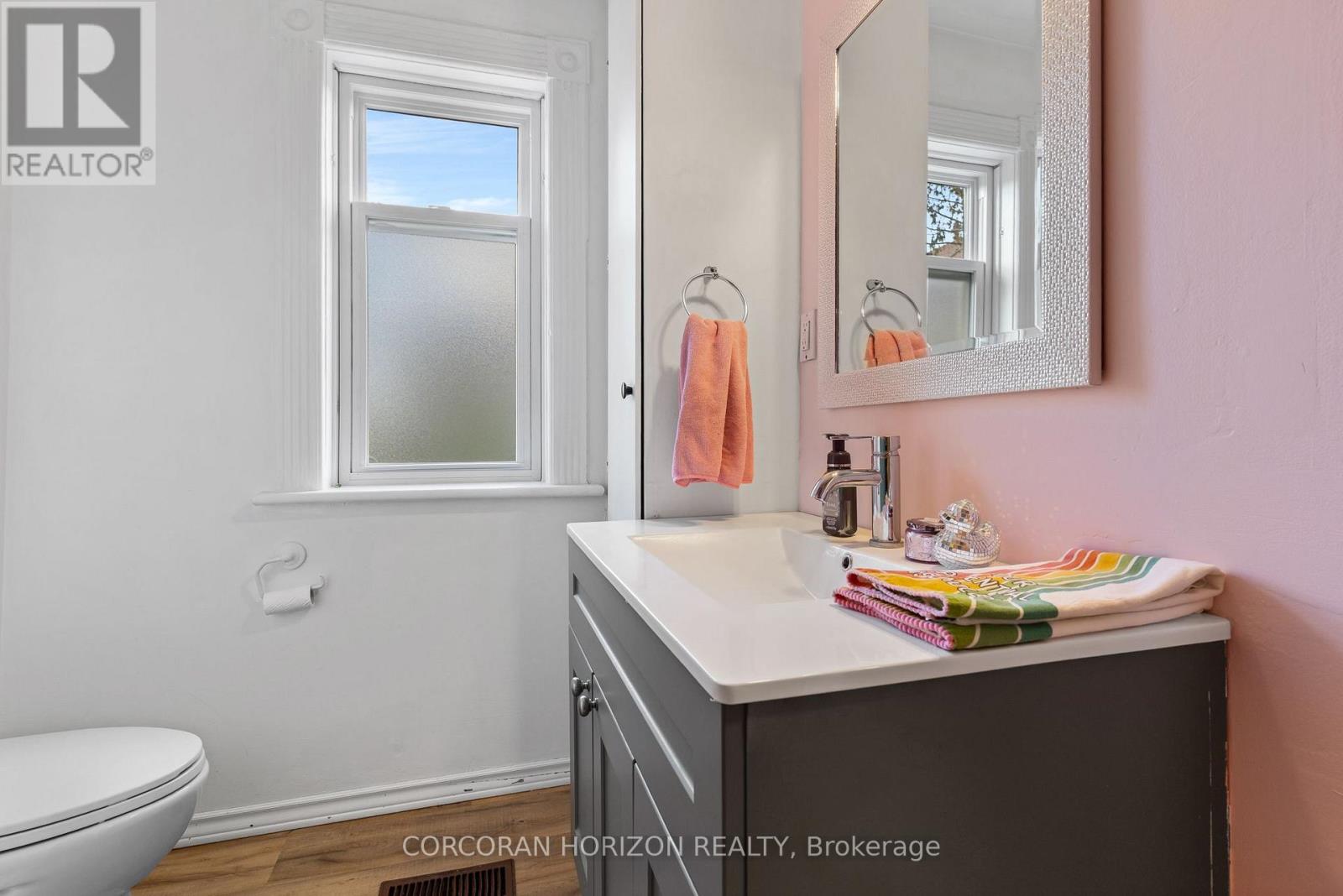 33 Young Street Property Photo 24