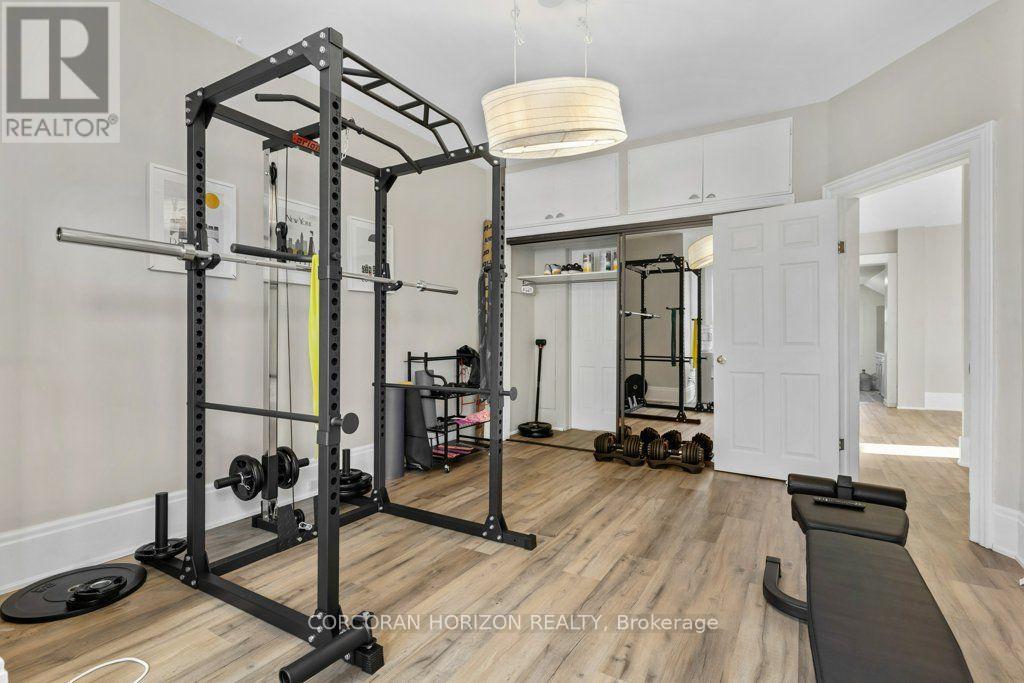 33 Young Street Property Photo 28