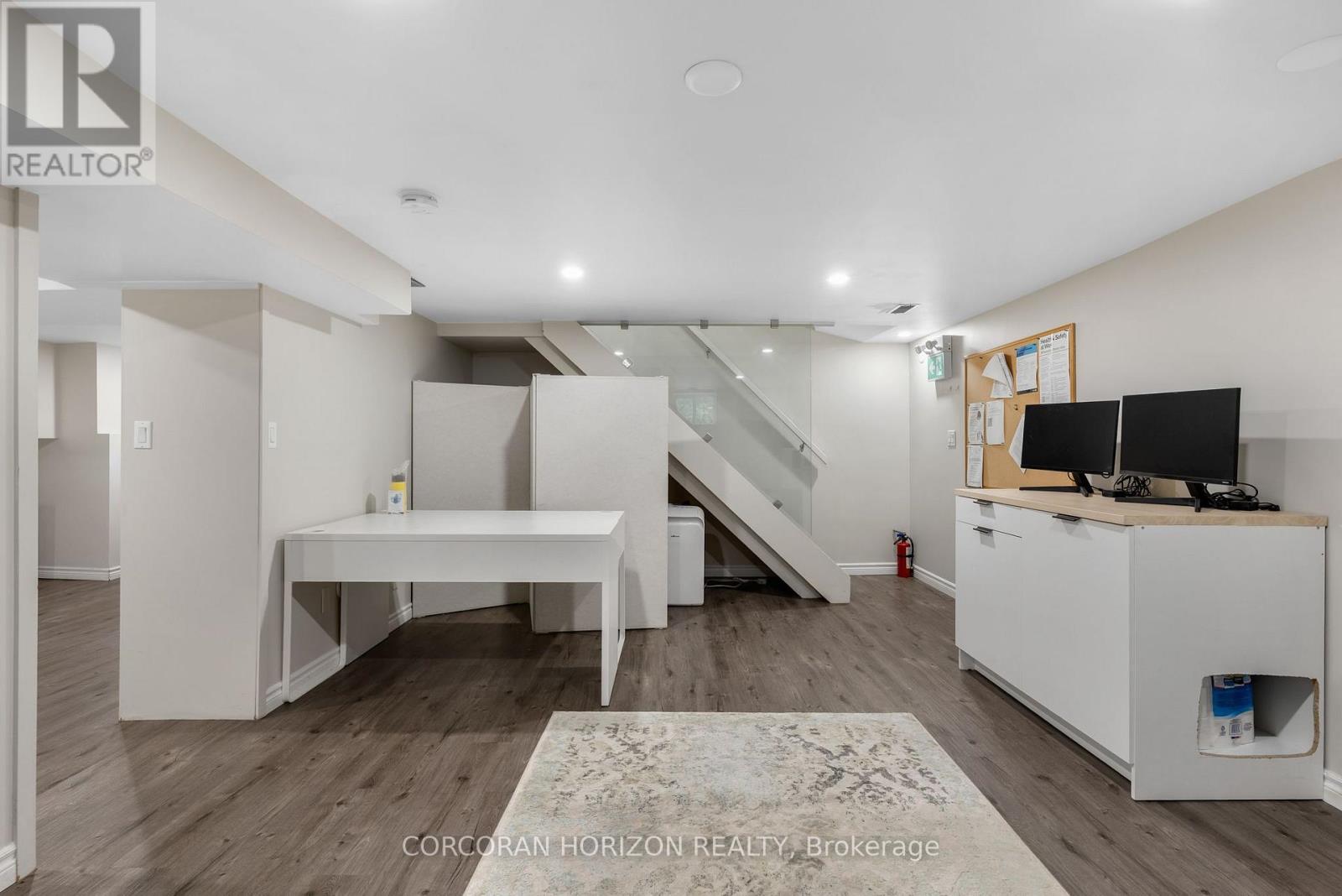 33 Young Street Property Photo 30