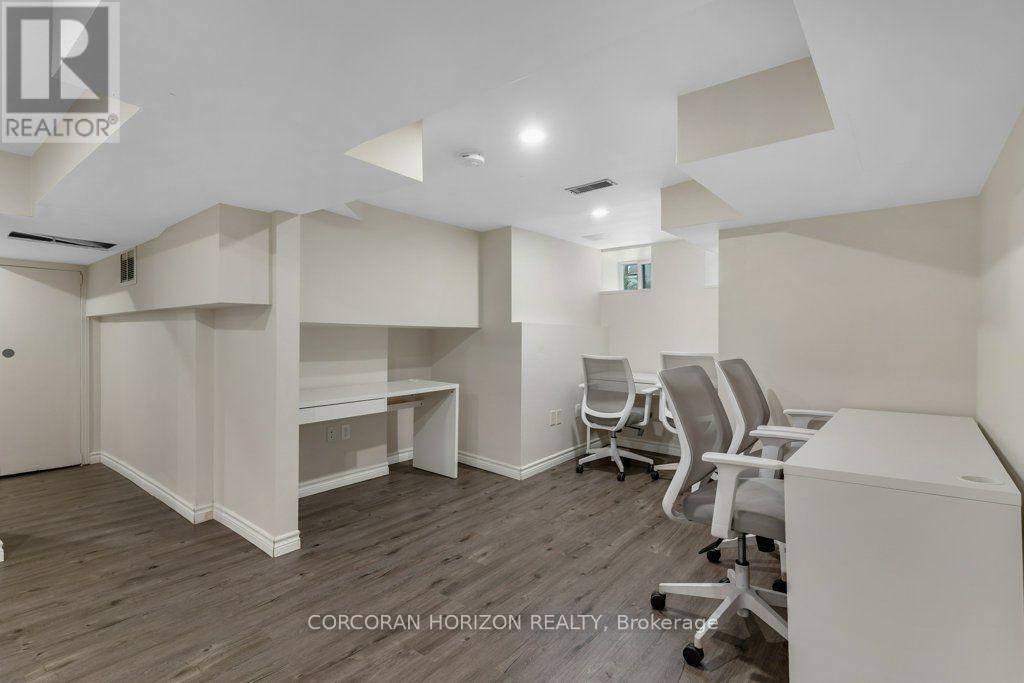 33 Young Street Property Photo 31