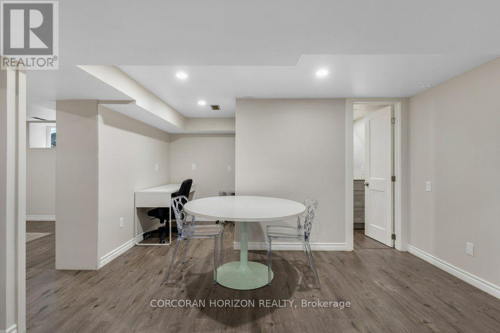 33 Young Street Property Photo 32