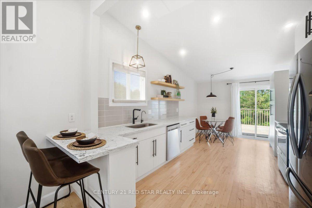 475 Forfar Street E Property Photo 4