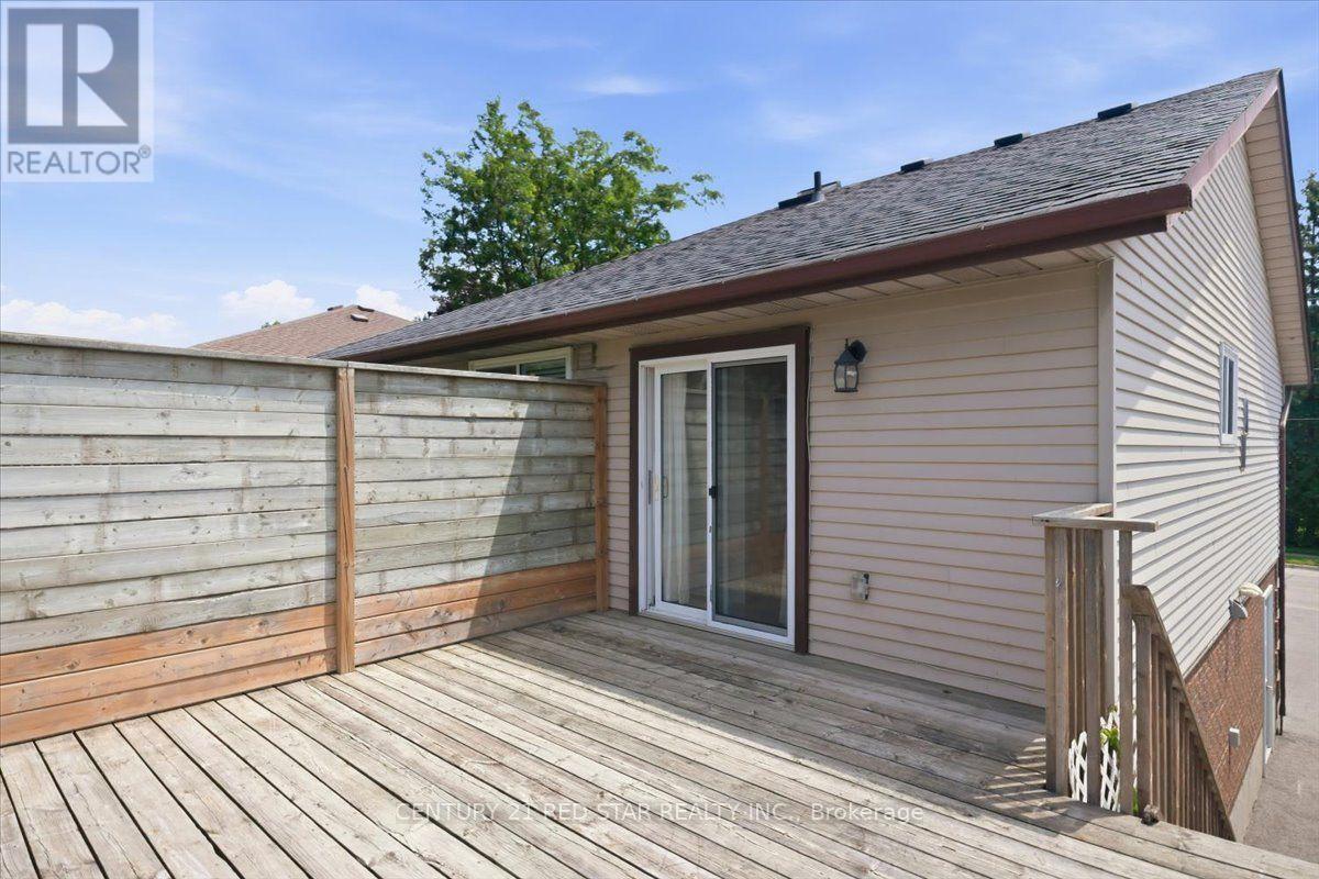475 Forfar Street E Property Photo 8