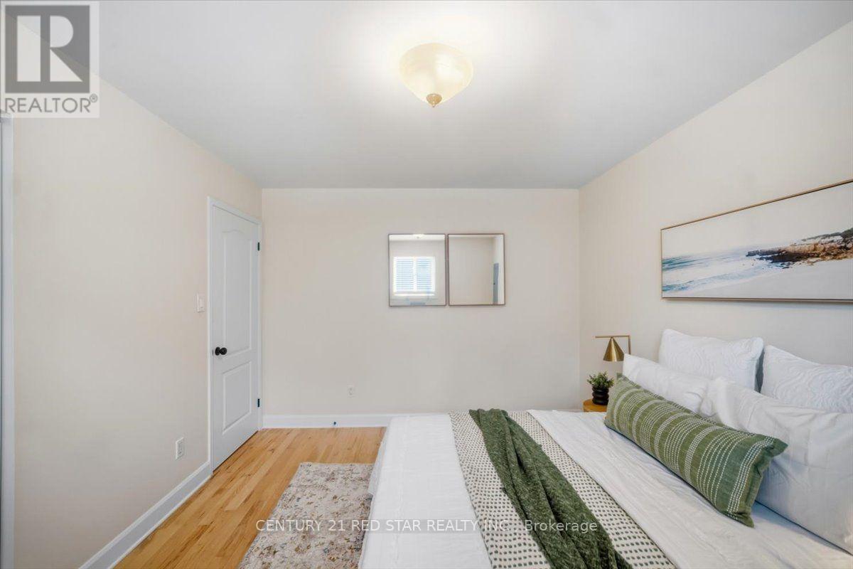 475 Forfar Street E Property Photo 17