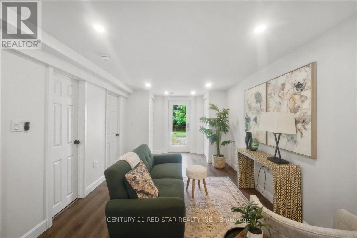 475 Forfar Street E Property Photo 20