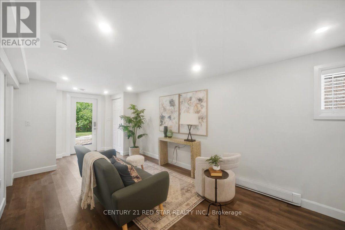 475 Forfar Street E Property Photo 21