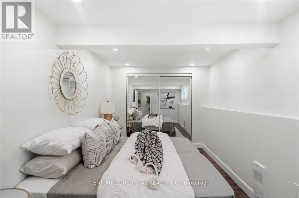 475 Forfar Street E Property Photo 24