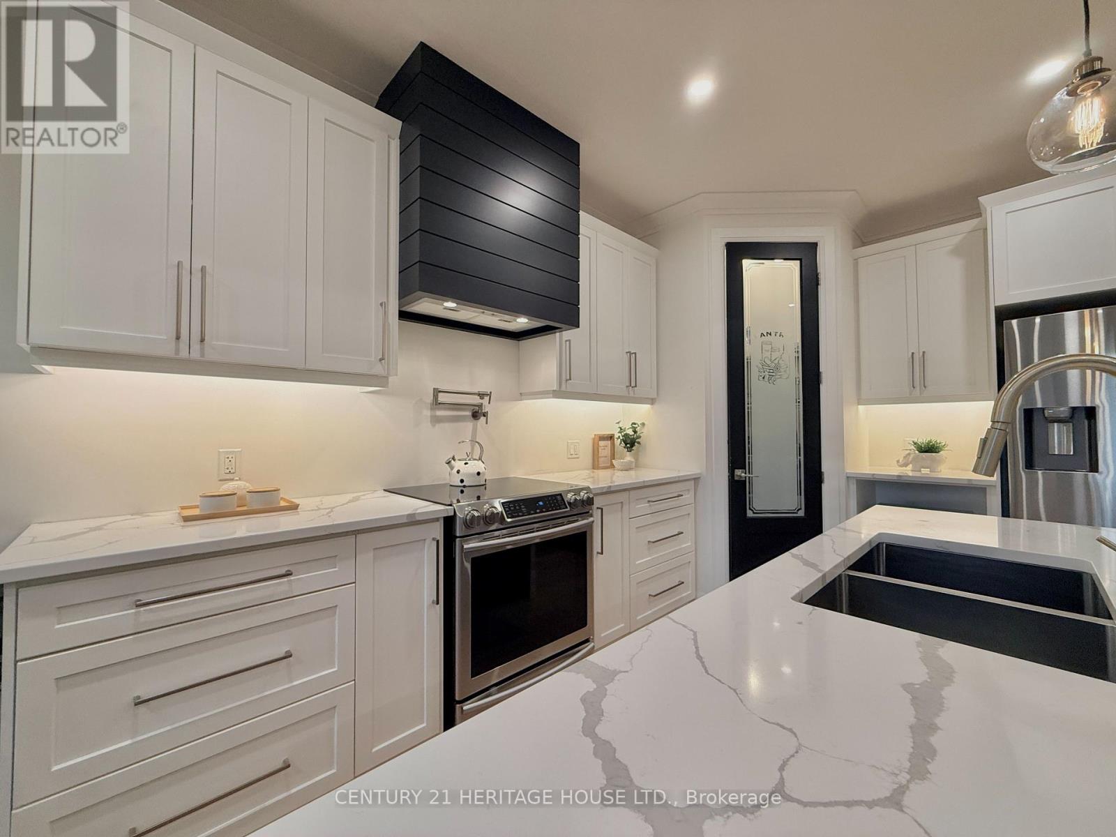 4099 Sugarmaple Crossing Property Photo 15