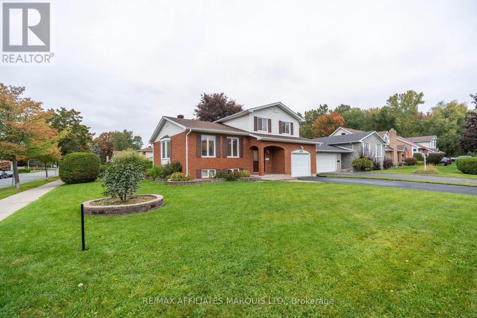 1519 Stephen Street Property Photo 3