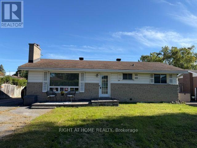 24 Largo Crescent S Property Photo 2