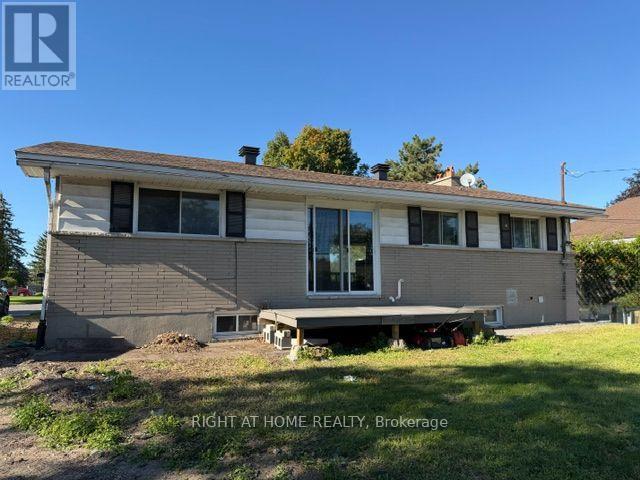 24 Largo Crescent S Property Photo 23