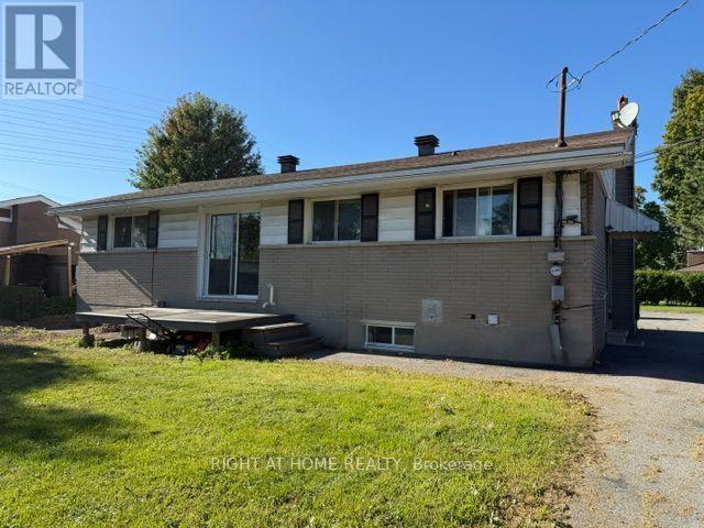 24 Largo Crescent S Property Photo 25