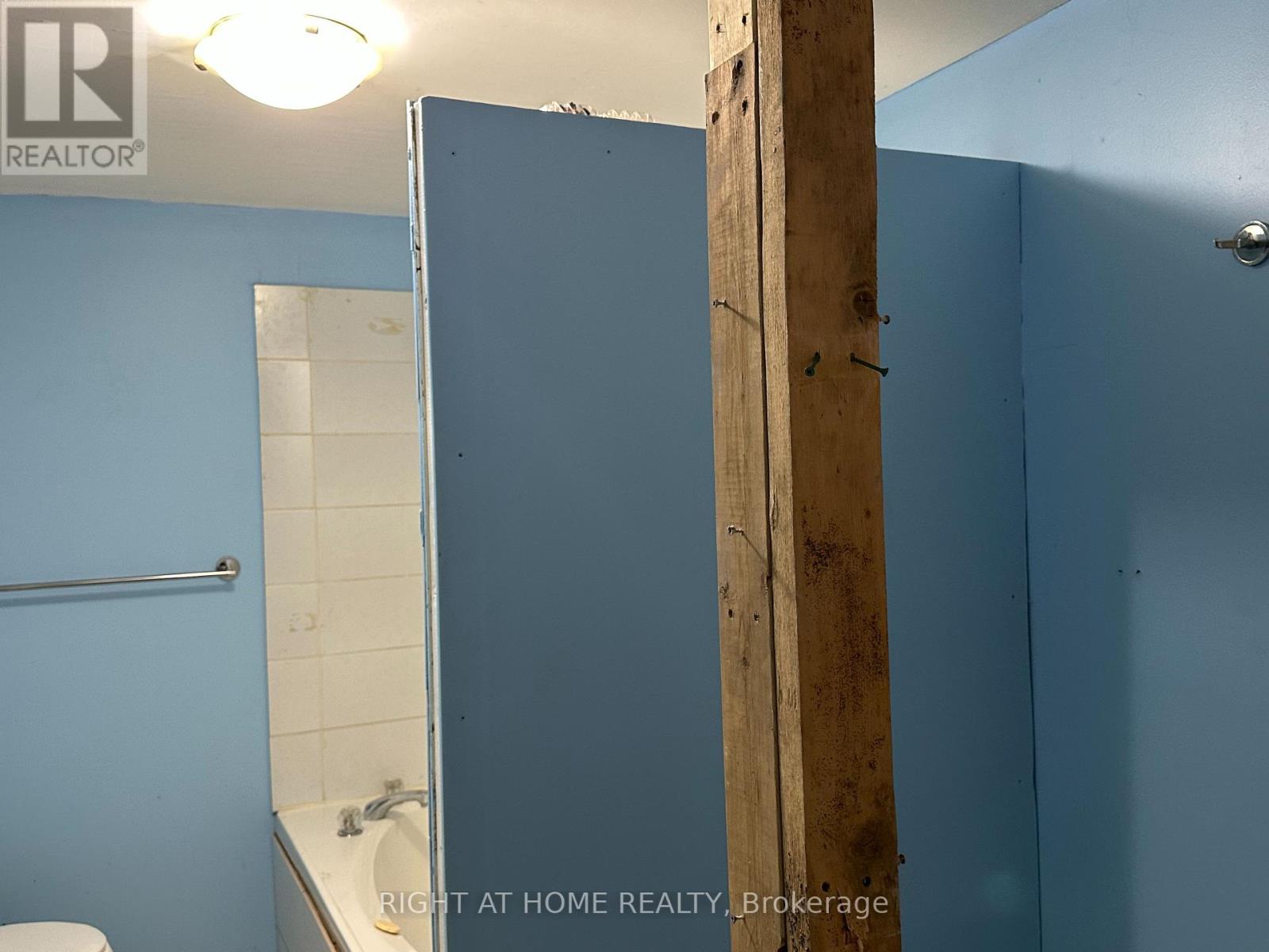 24 Largo Crescent S Property Photo 43
