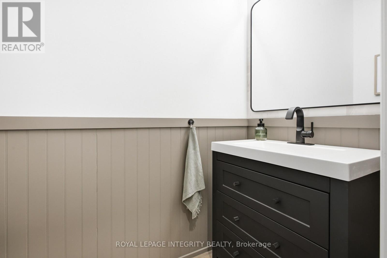 246 Cooks Mill Crescent Property Photo 6