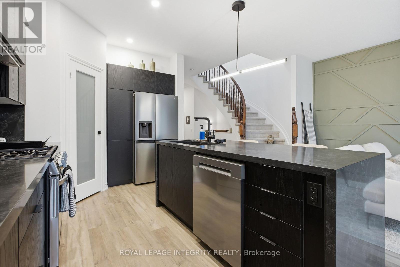 246 Cooks Mill Crescent Property Photo 10