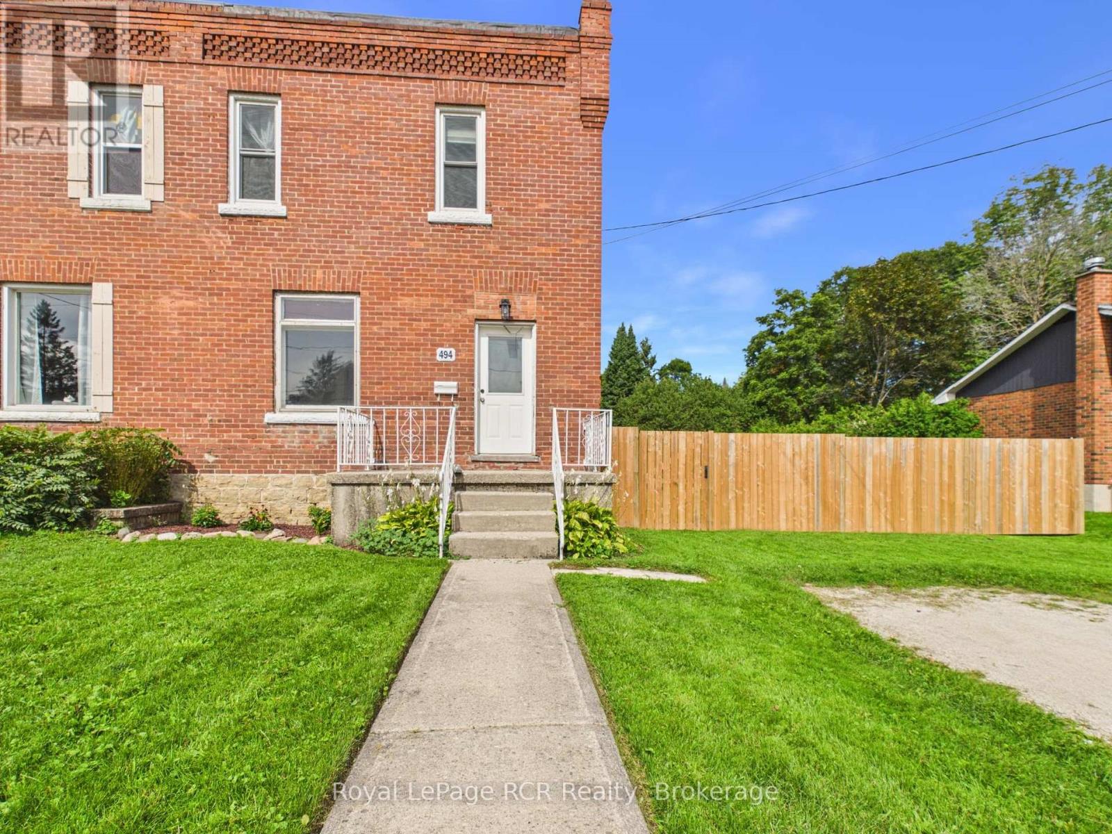 494 16TH STREET W Property Photo 1