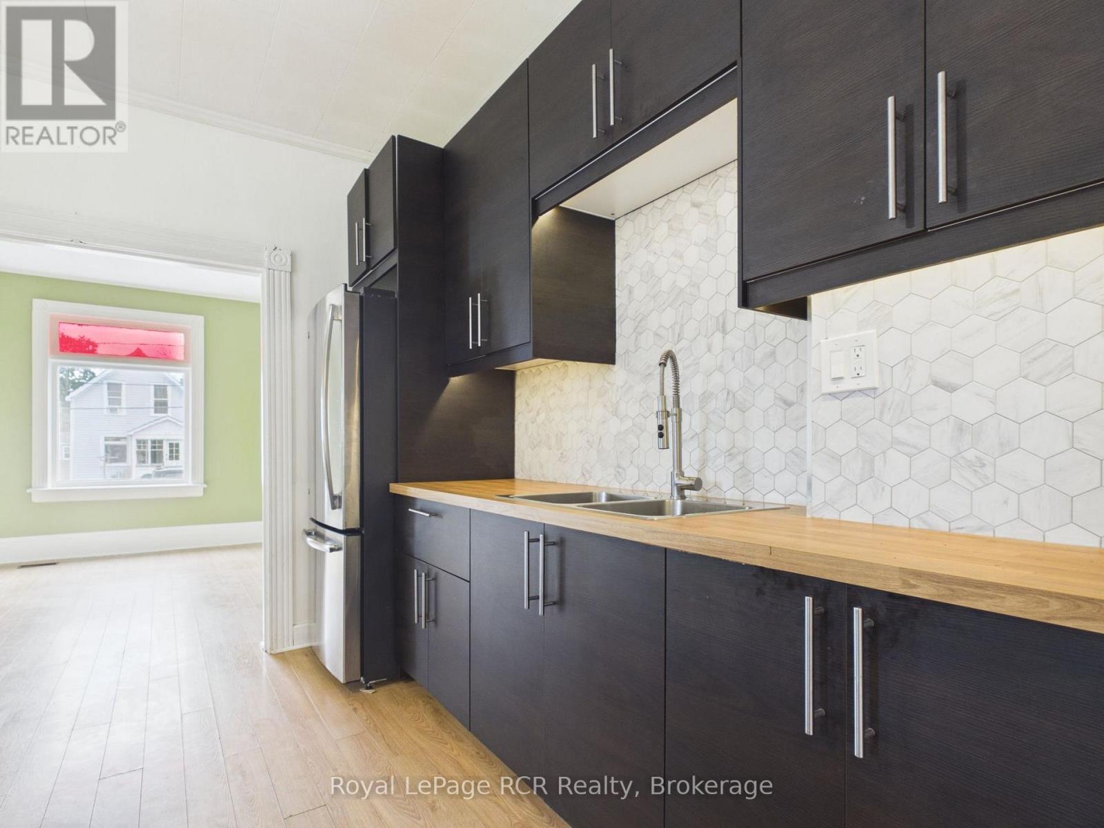 494 16th Street W Property Photo 6