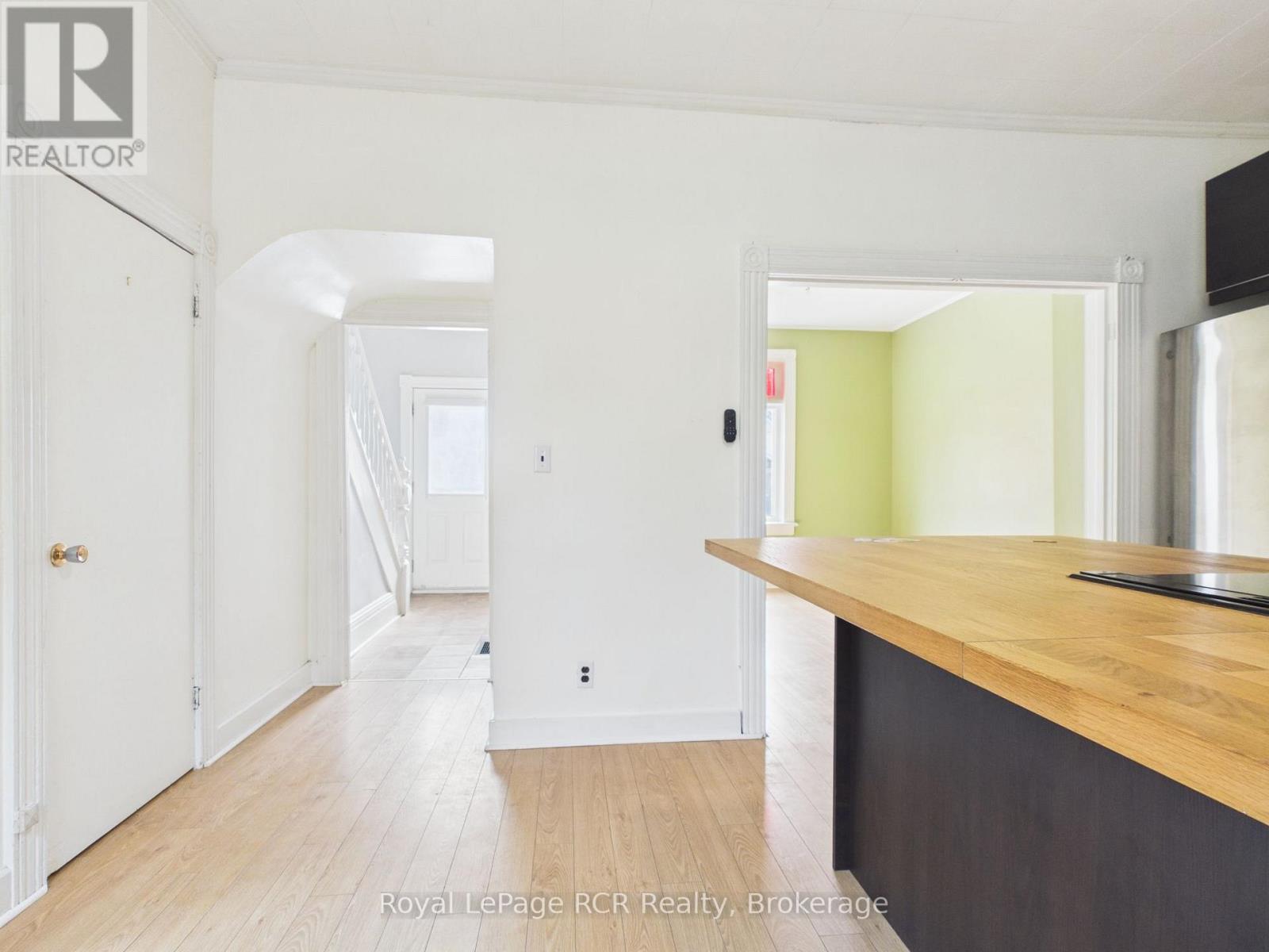 494 16th Street W Property Photo 13