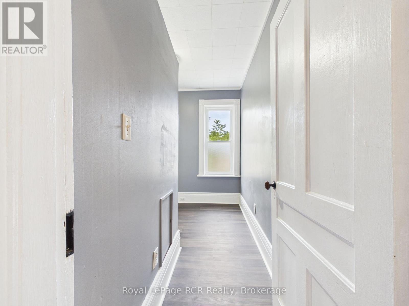 494 16th Street W Property Photo 22