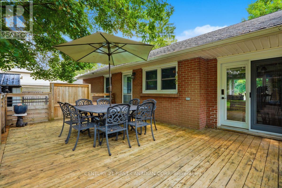 283 Spruce Street Property Photo 28