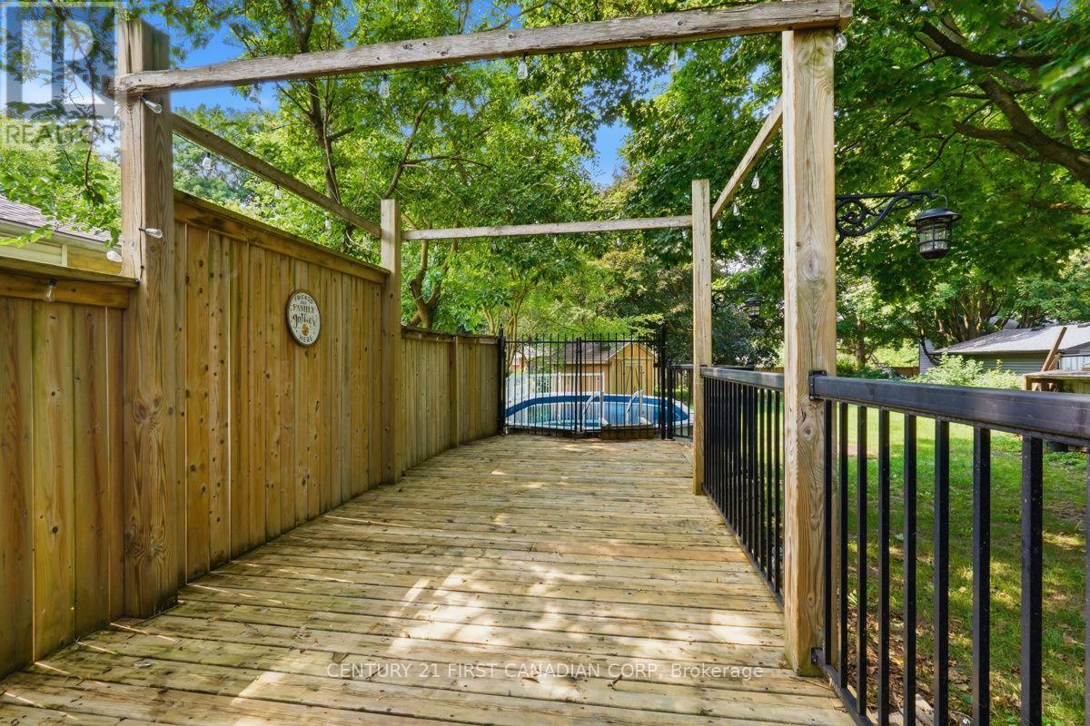 283 Spruce Street Property Photo 29