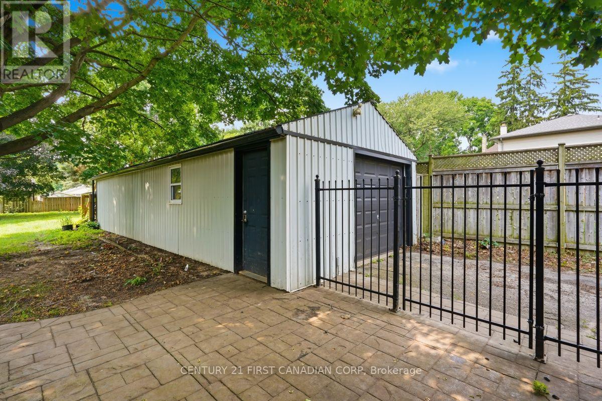 283 Spruce Street Property Photo 38