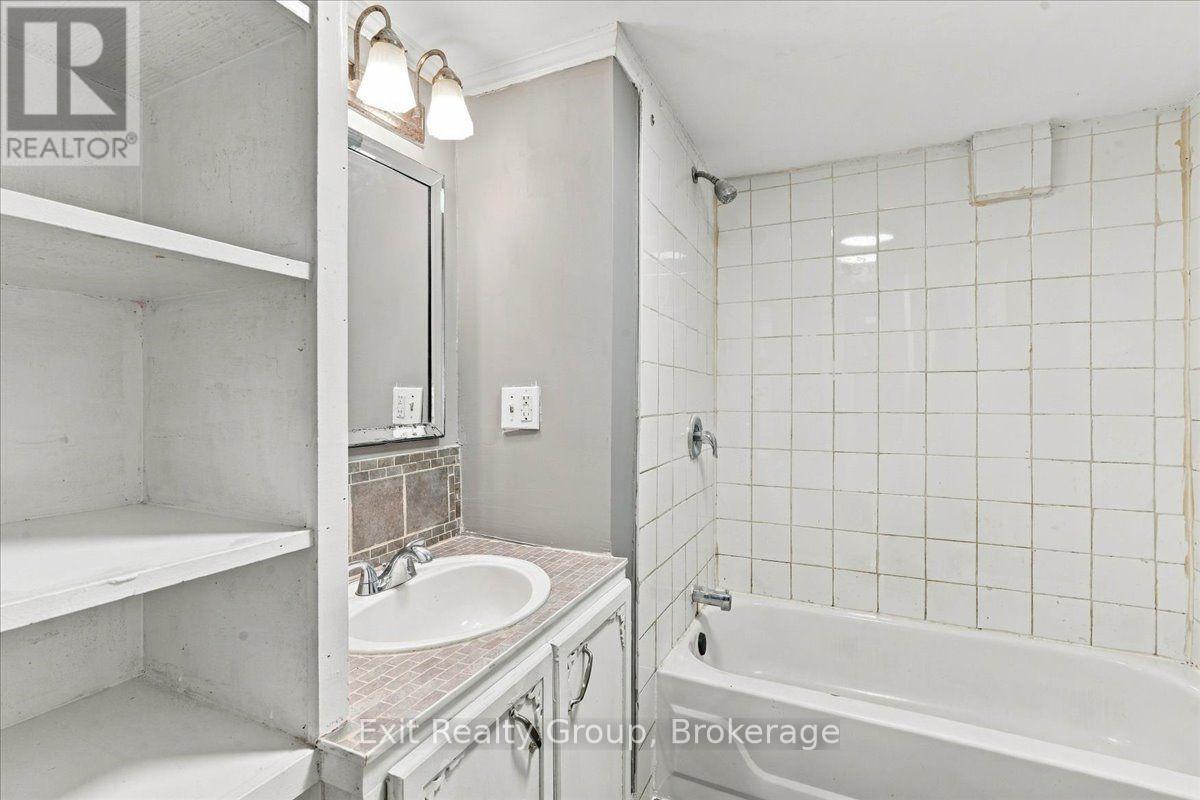 167 Marmora Street Property Photo 13