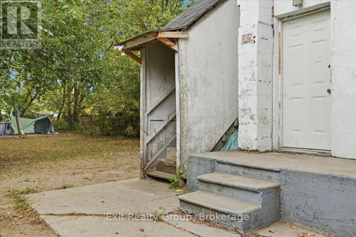 167 Marmora Street Property Photo 36