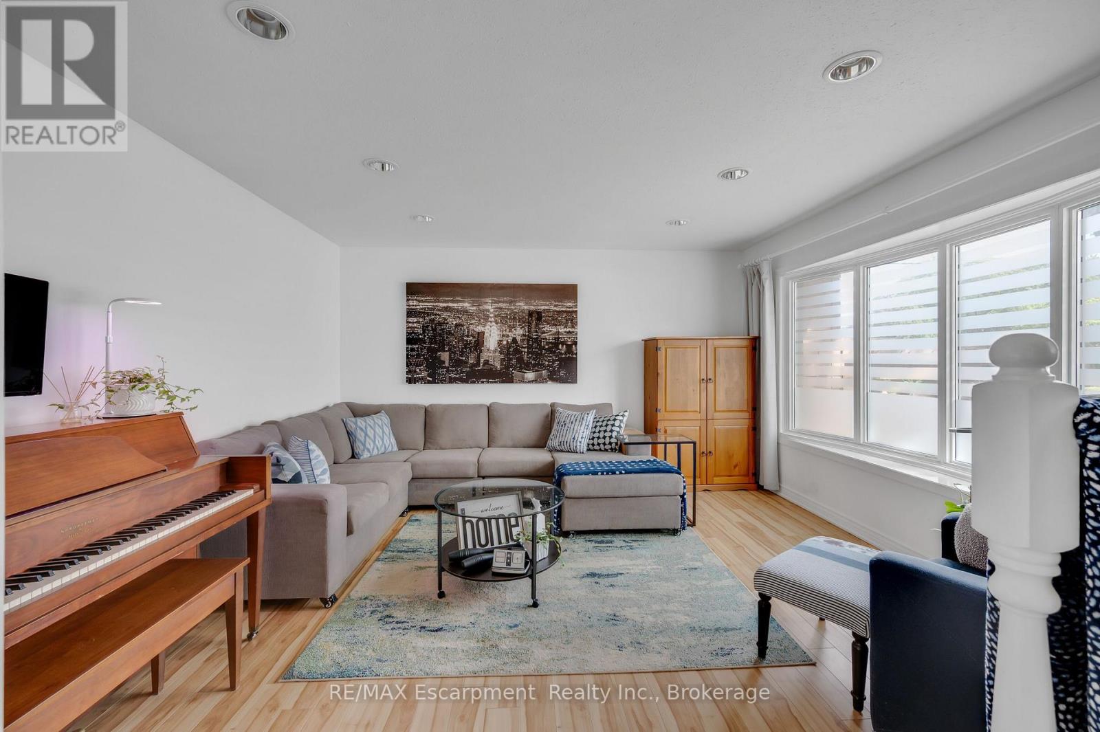 10 Goldfinch Road Property Photo 6