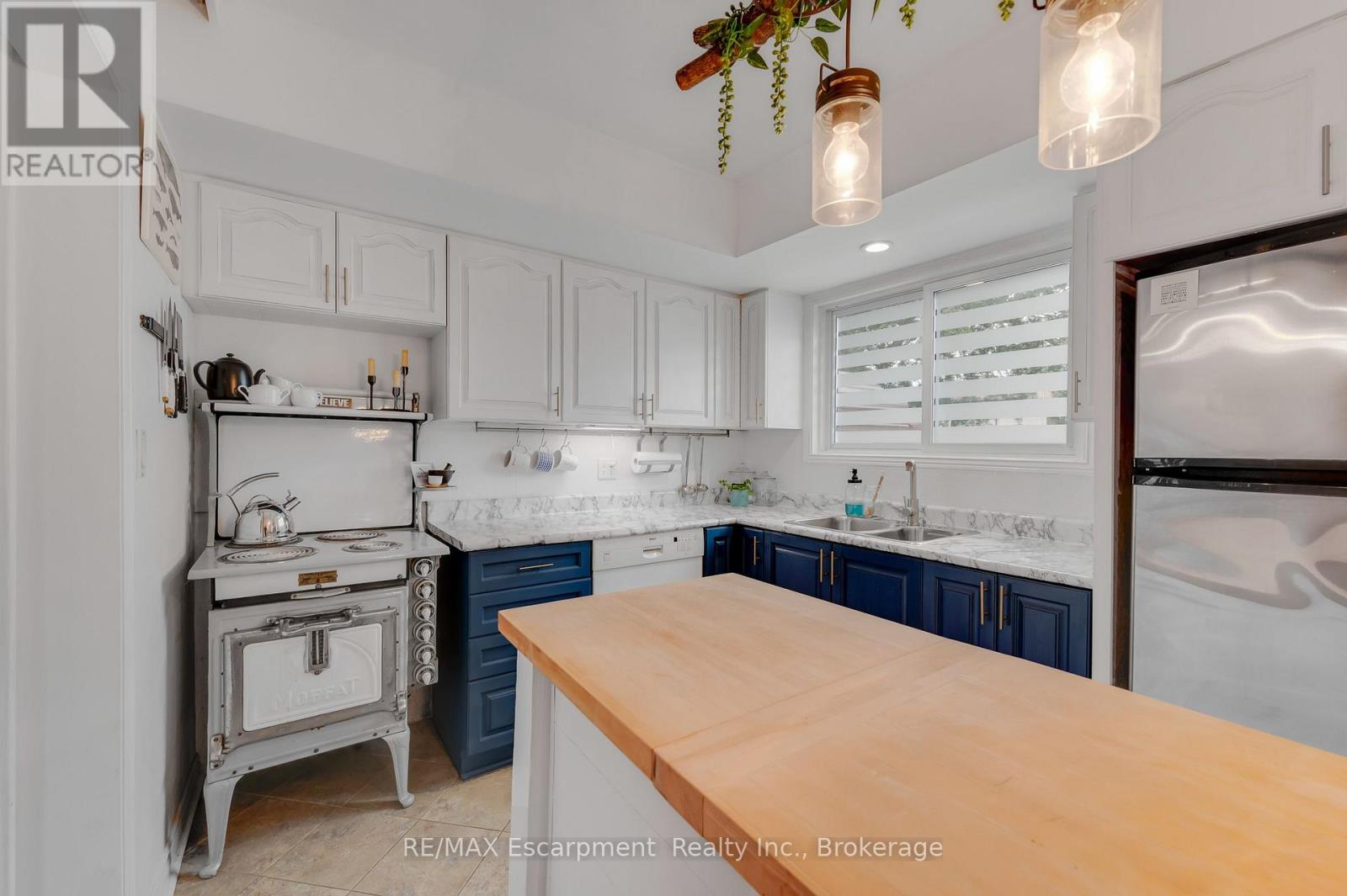 10 Goldfinch Road Property Photo 9