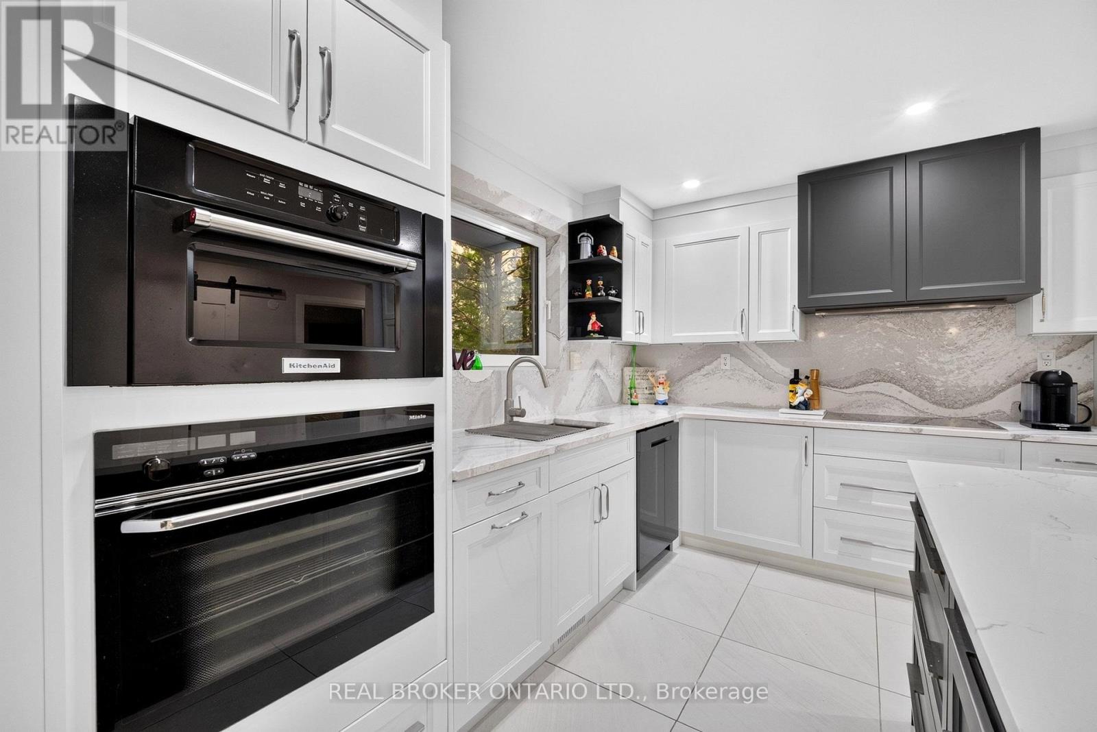 1018 Whites Road Property Photo 12