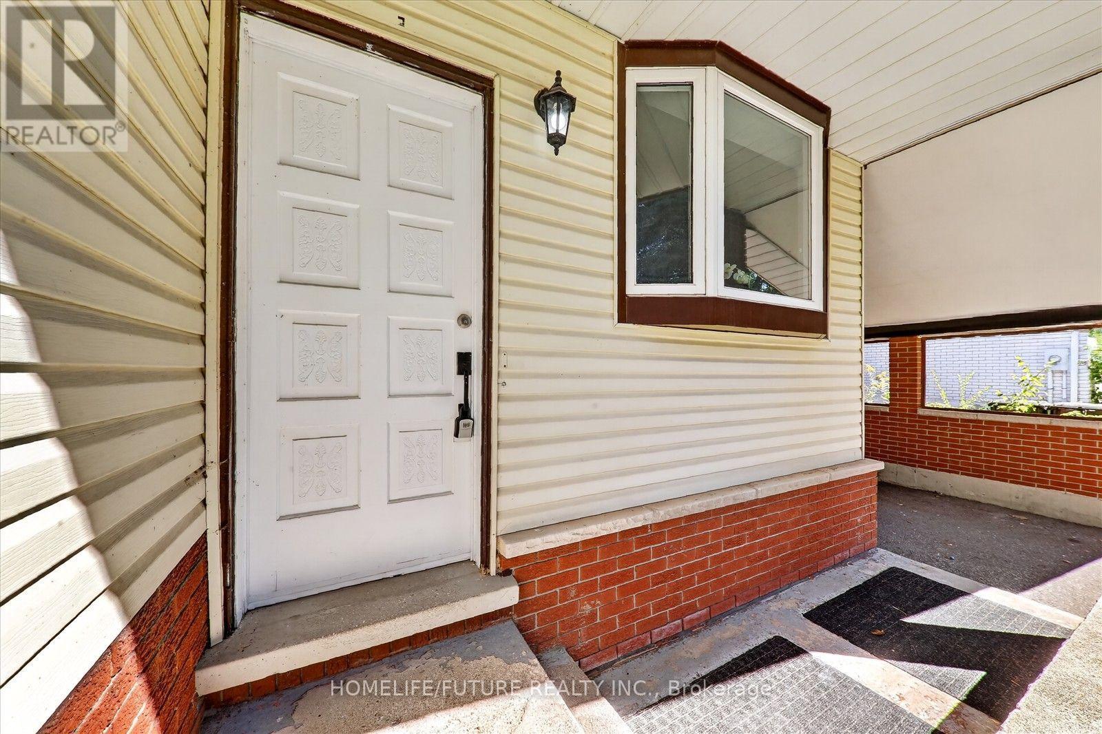 Room A - 7 Cardill Crescent Property Photo 5