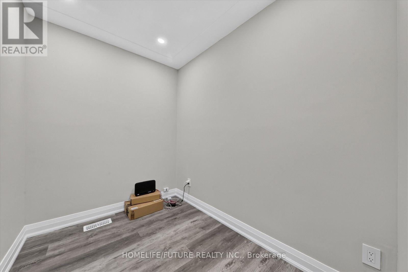 Room A - 7 Cardill Crescent Property Photo 12