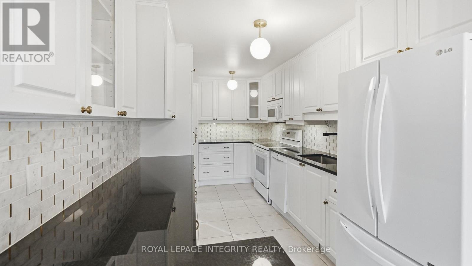 1080 Des Ormes Place Property Photo 14