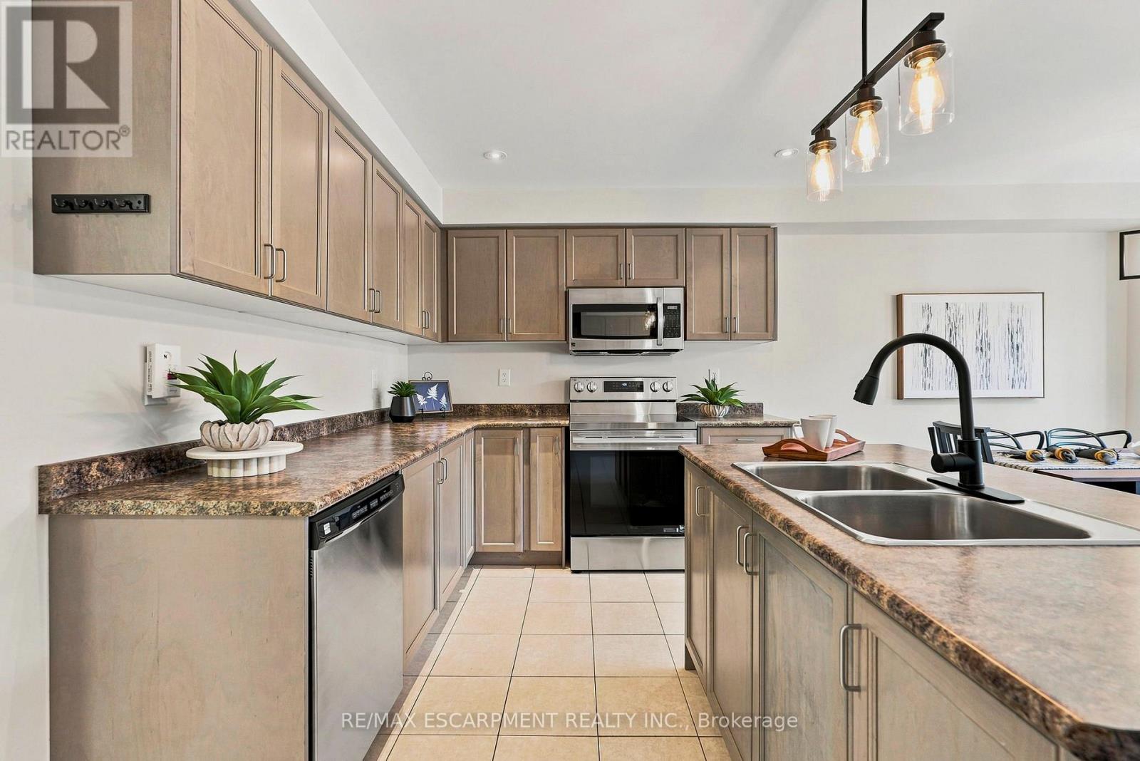 123 Skinner Road Property Photo 8