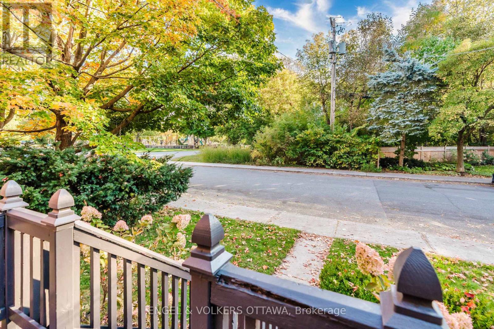 198 Stanley Avenue Property Photo 3