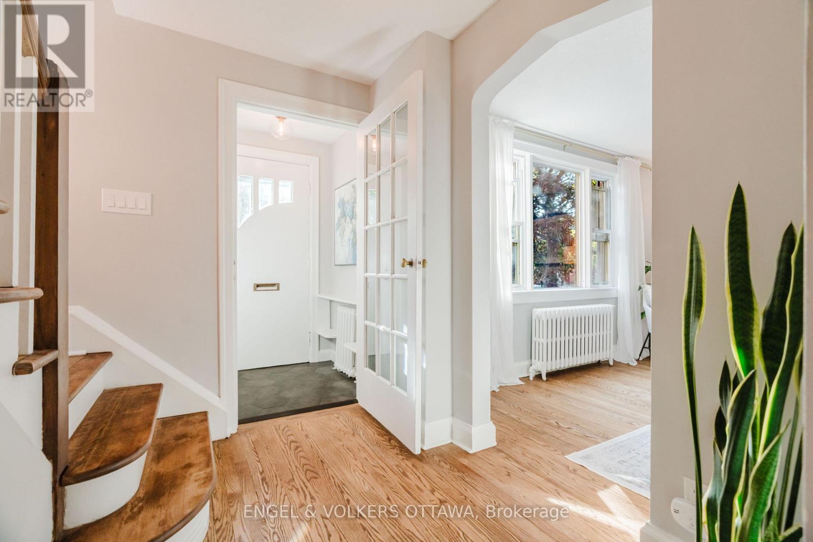 198 Stanley Avenue Property Photo 4