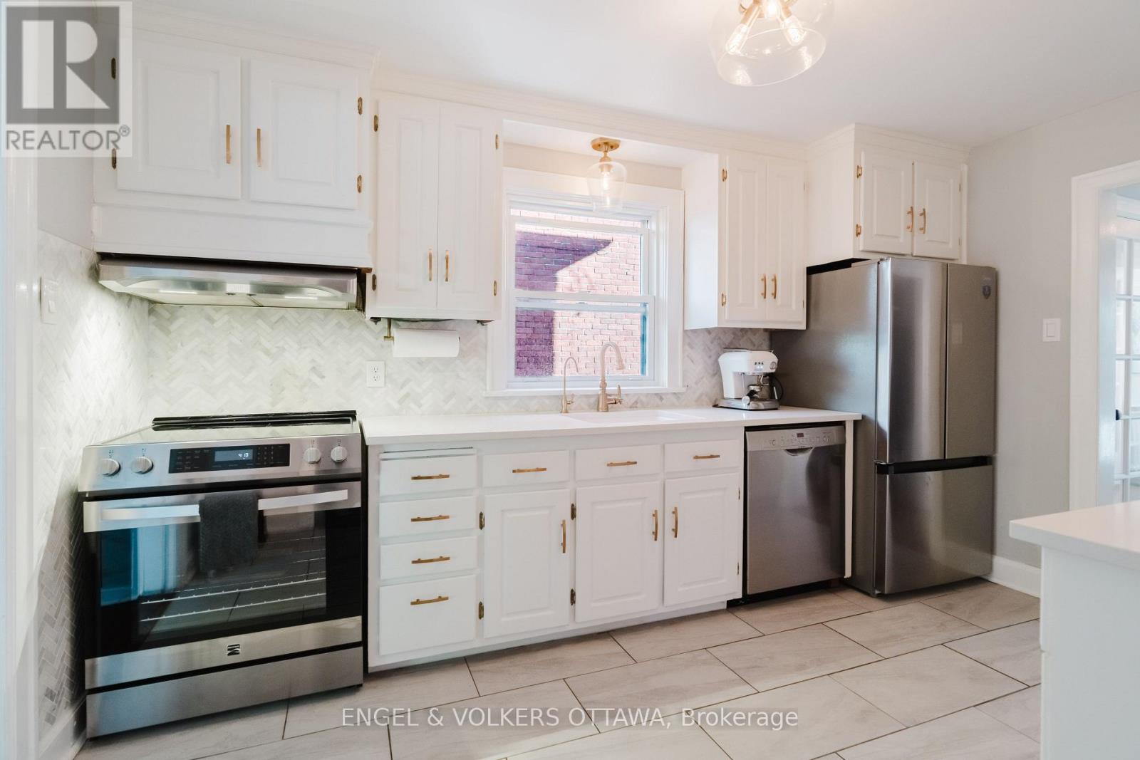 198 Stanley Avenue Property Photo 20