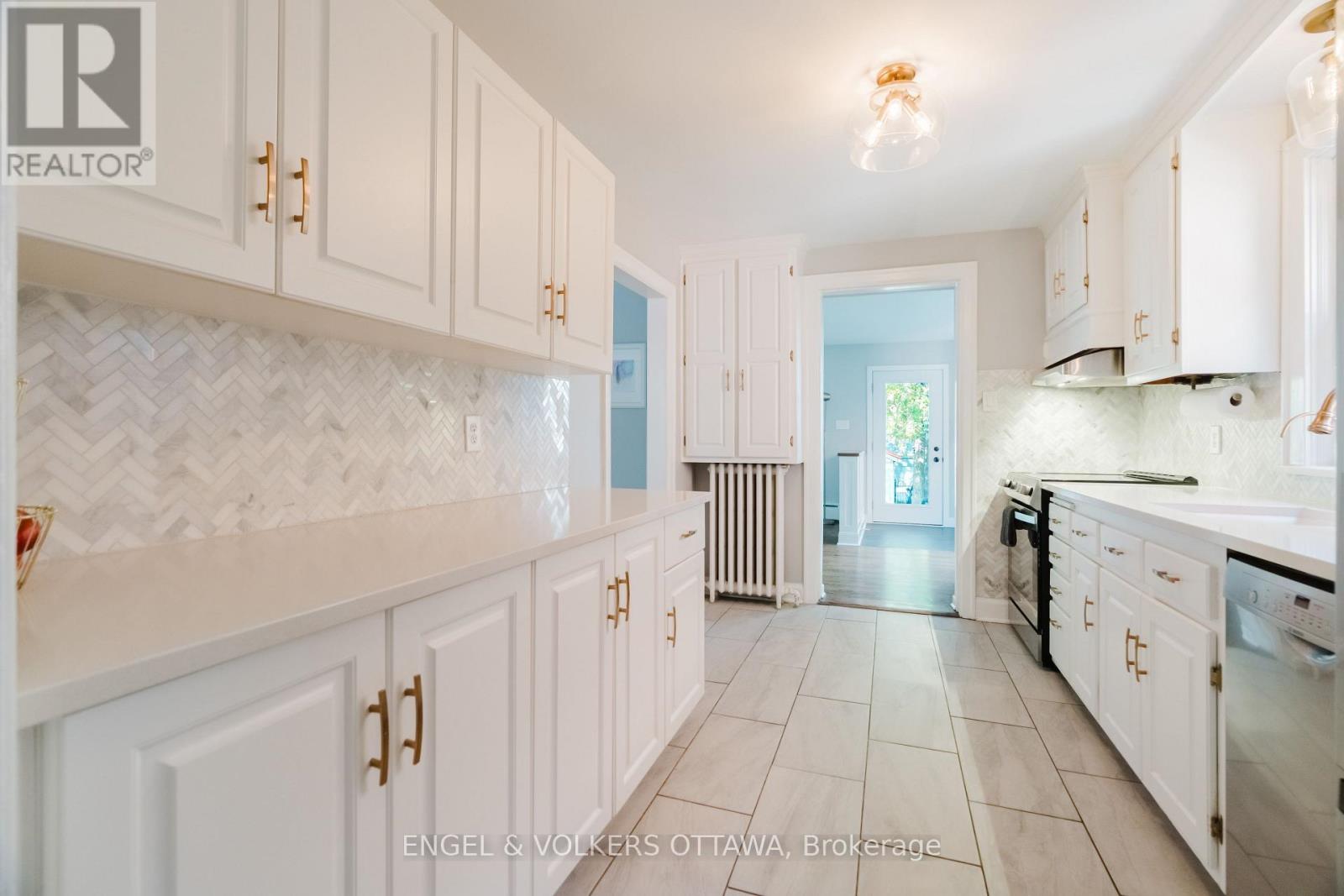 198 Stanley Avenue Property Photo 21