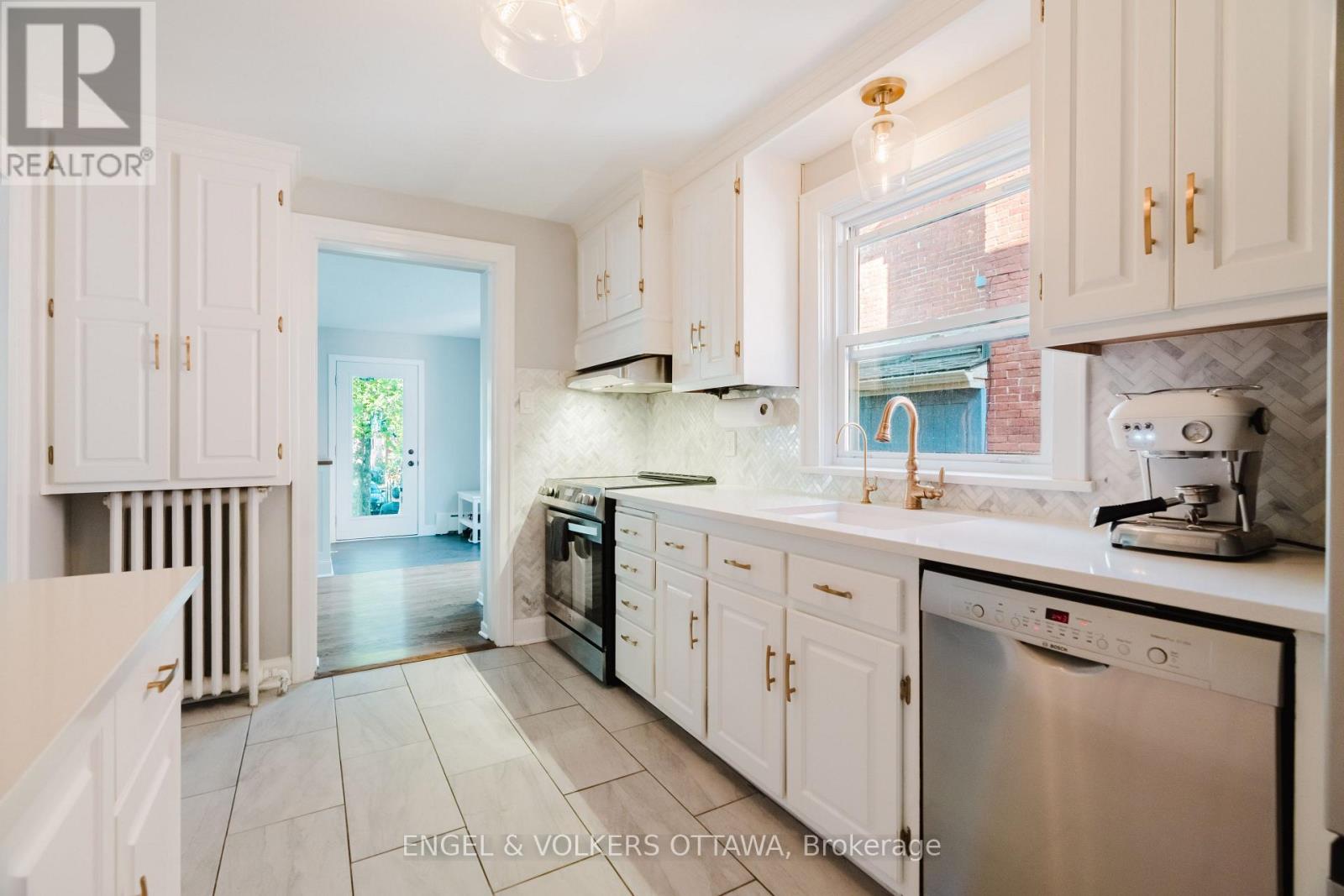 198 Stanley Avenue Property Photo 22