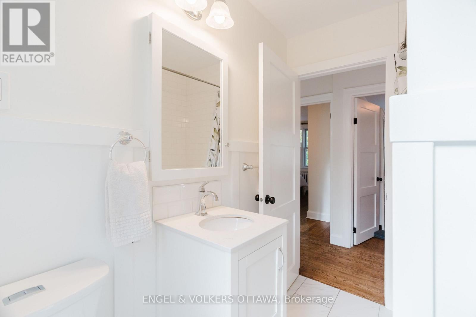 198 Stanley Avenue Property Photo 28
