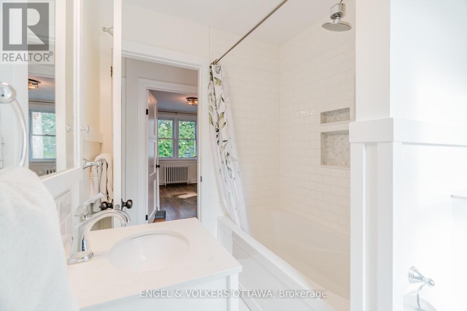 198 Stanley Avenue Property Photo 29