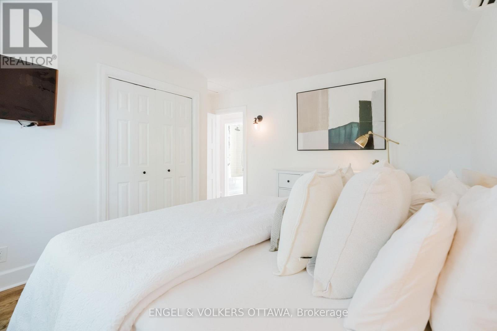 198 Stanley Avenue Property Photo 32